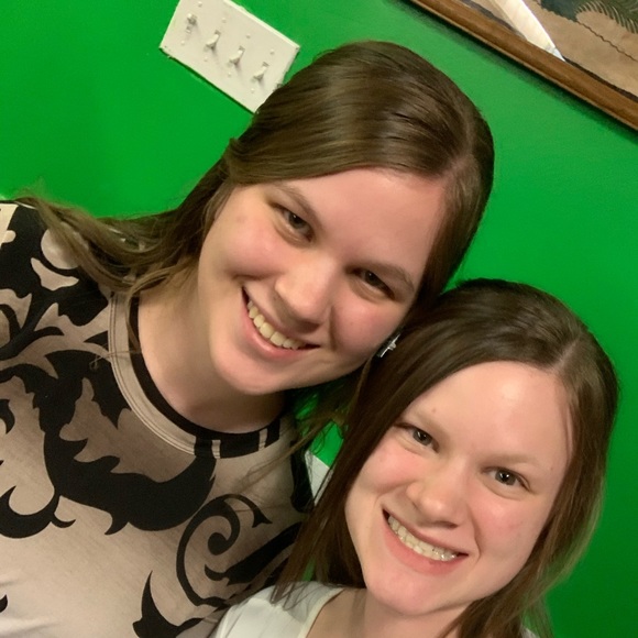 Meet your Posher, Kaitlyn - Picture 5 of 16